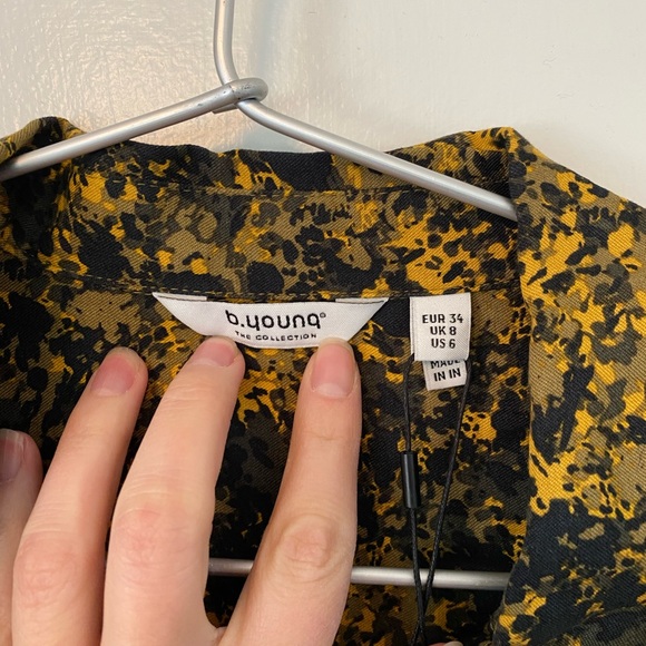 Abstract print long sleeve dress - Picture 3 of 6